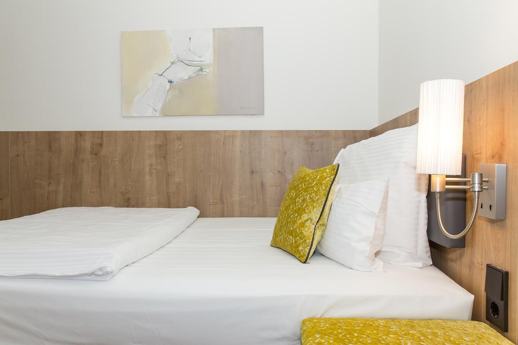 Hotel Goldenes Rad Ulm Dış mekan fotoğraf