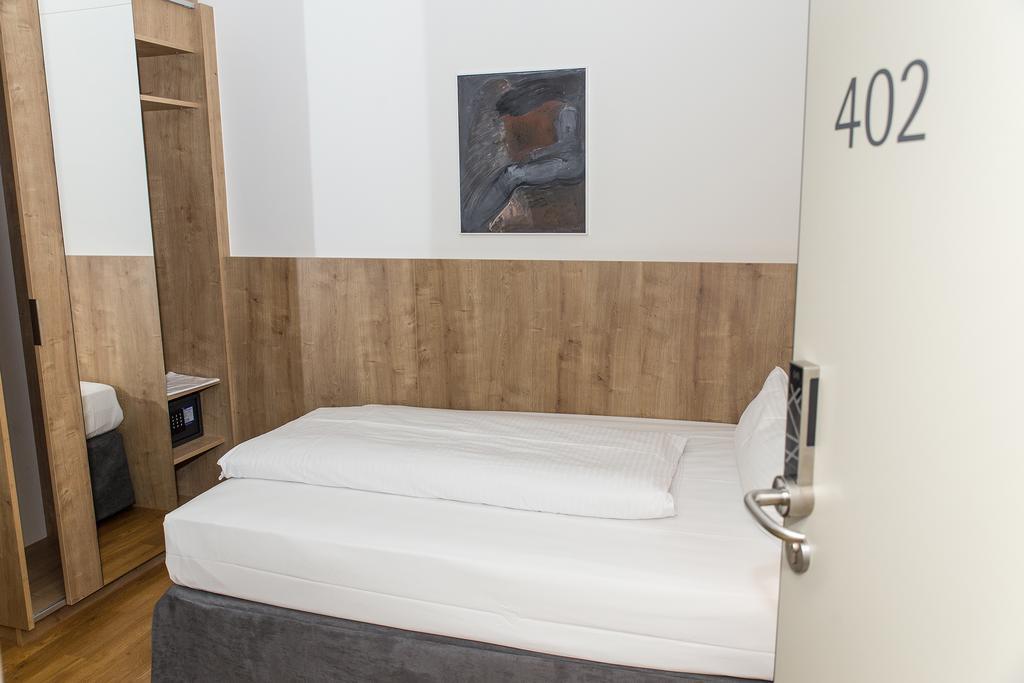 Hotel Goldenes Rad Ulm Dış mekan fotoğraf