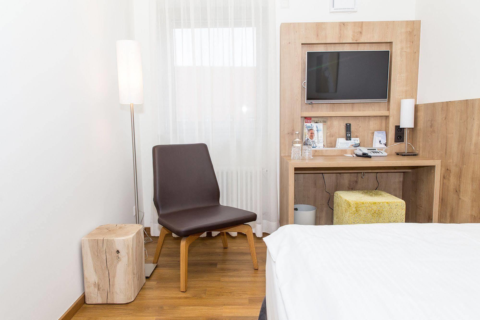 Hotel Goldenes Rad Ulm Dış mekan fotoğraf