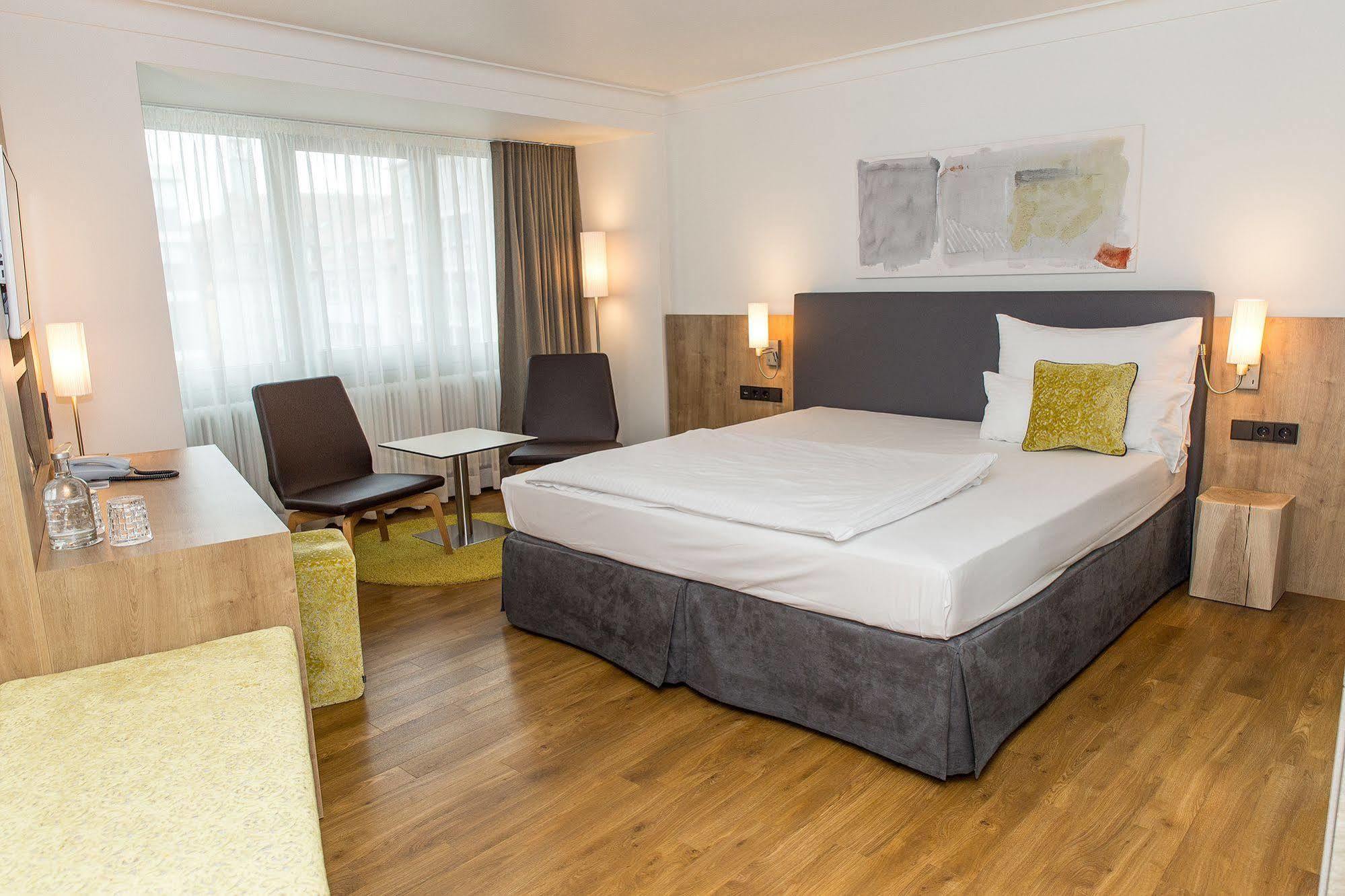 Hotel Goldenes Rad Ulm Dış mekan fotoğraf