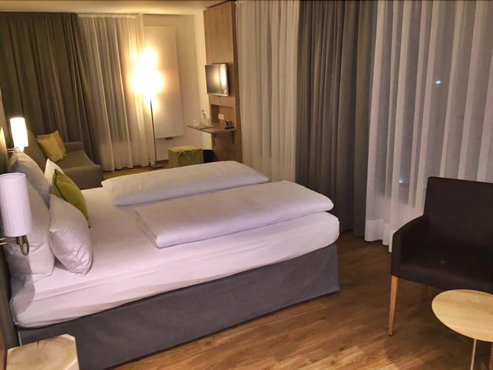 Hotel Goldenes Rad Ulm Dış mekan fotoğraf