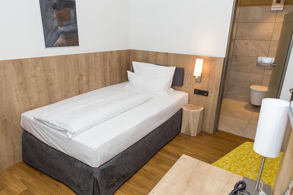 Hotel Goldenes Rad Ulm Dış mekan fotoğraf